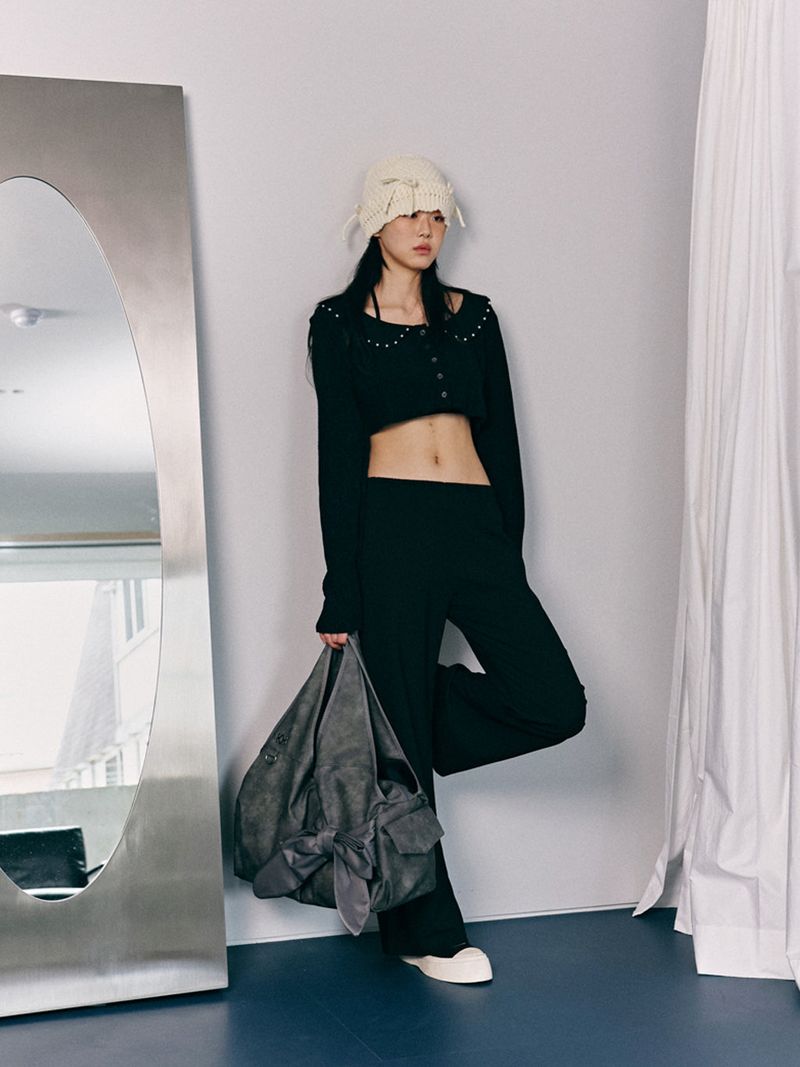SIWL107(シウォル107)の「Jane Crop Cardigan (Black)(Tops)」