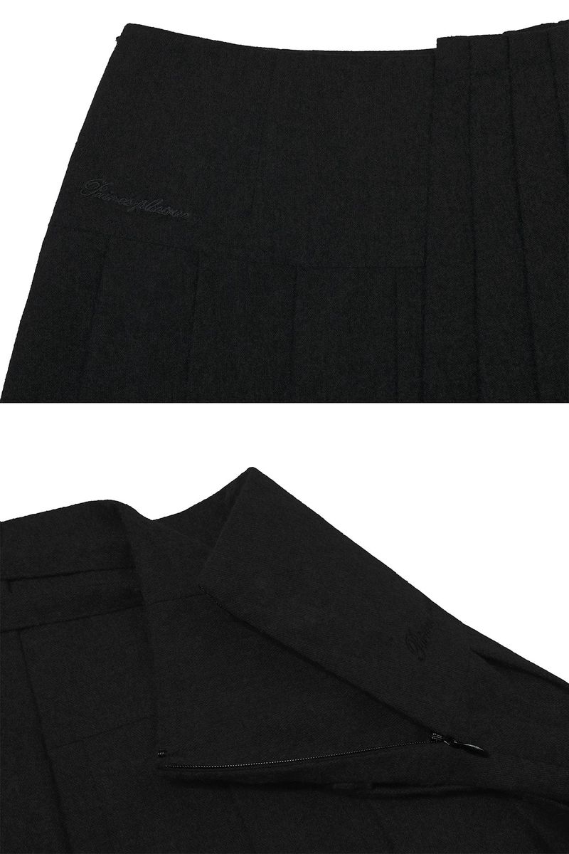 LAYERED PLEATS SKIRT black