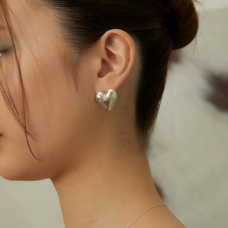 FILLOW(フィロー)の「giant heart earring(Accessories)」