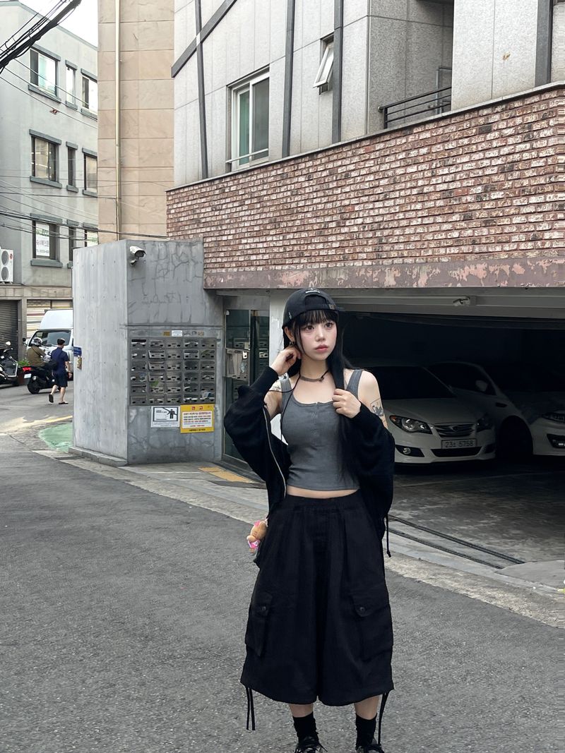 Cropped ribbed button bra top