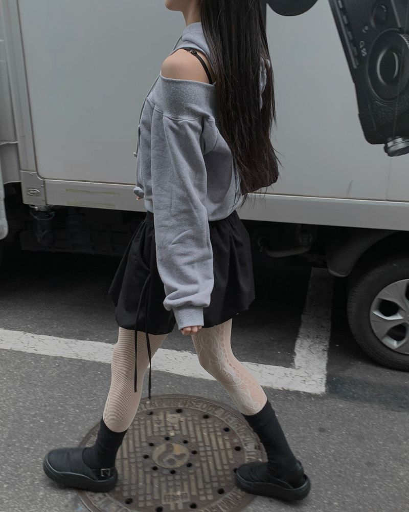 Off crop hoodie