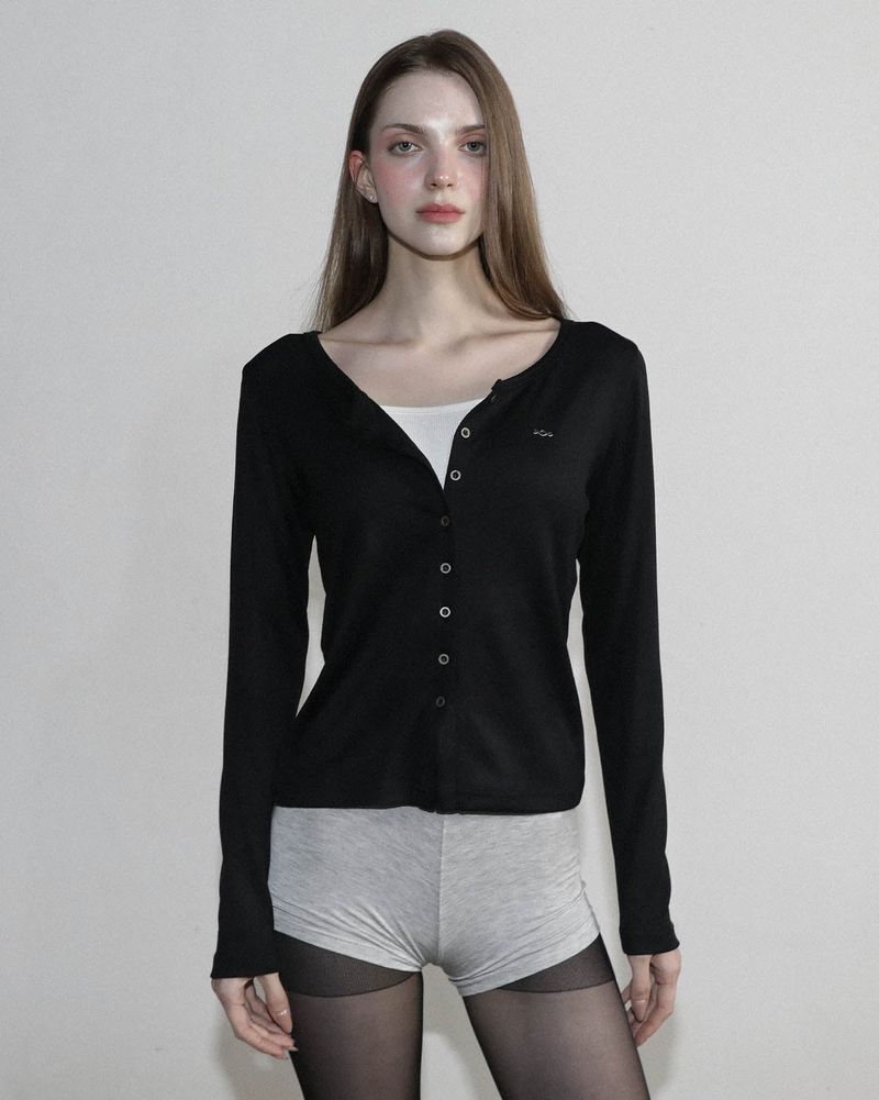 MagoRen SEOUL(マゴレン ソウル)の「Metal Triclipse U-neck Cardigan Black(Tops)」
