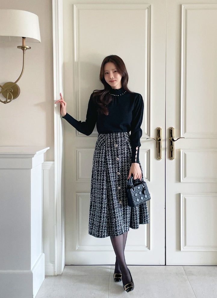 Genuine Pearl Slit Frill Turtleneck Knit