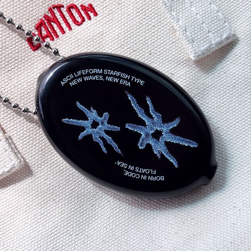 BORN IN CODE Starfish Coin Wallet Keyring (Black)
