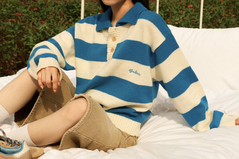 (W) Striped pattern collar knit