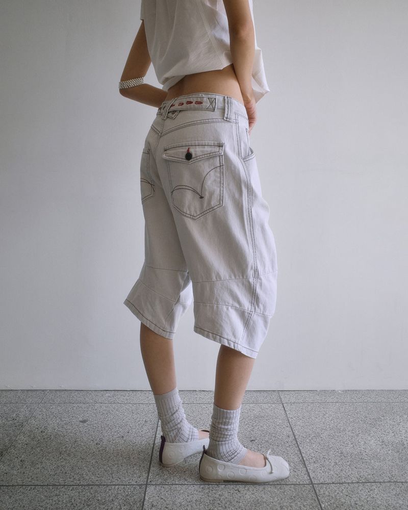 26SS★ CINCH BACK STITCH BERMUDA PANTS