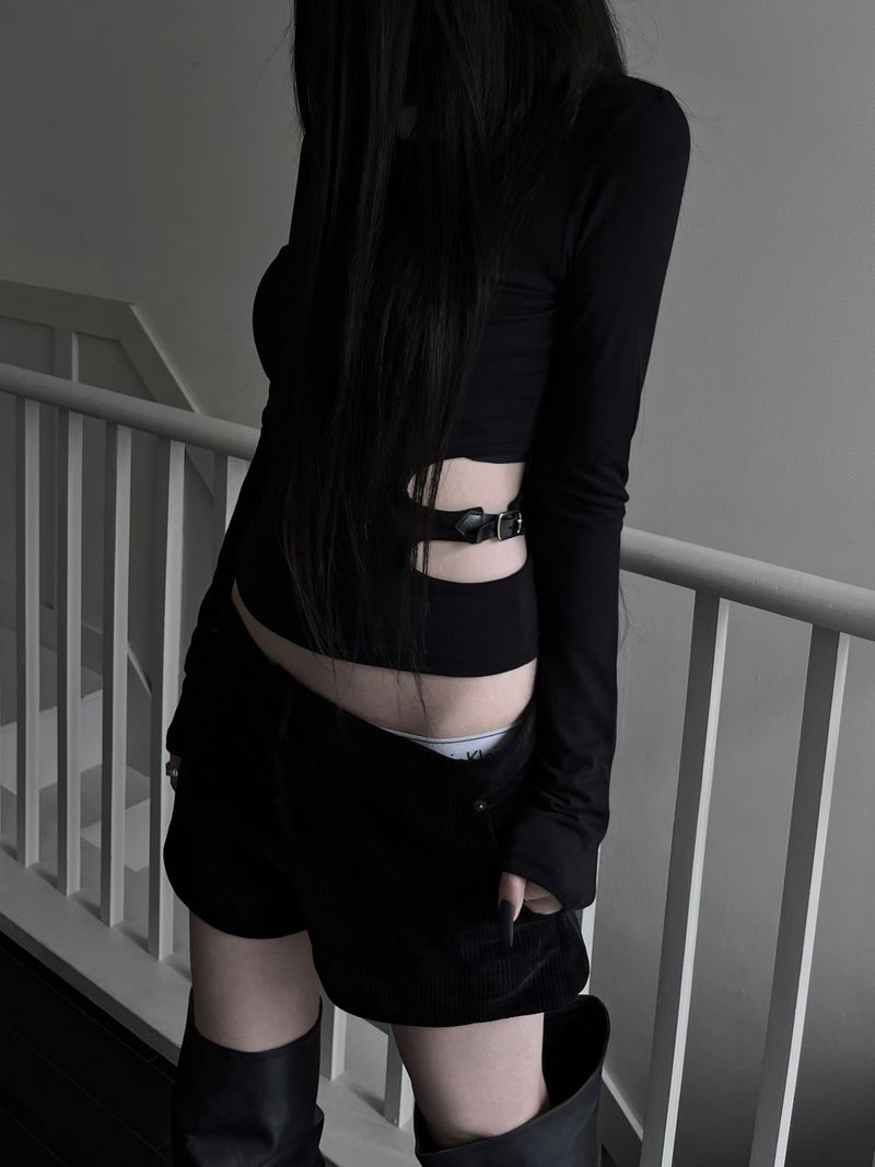 slim buckle hole slit T (2color)