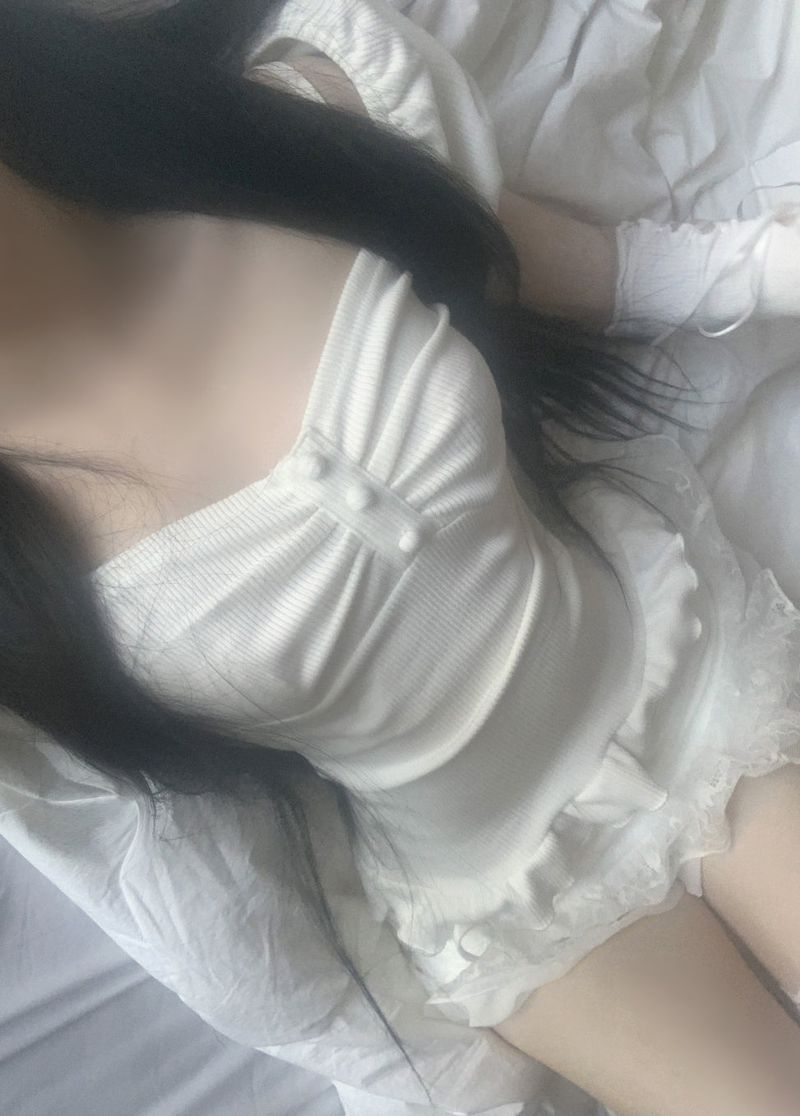 suzen(スゼン)の「Rudica Puff Frill Top (white)(Tops)」