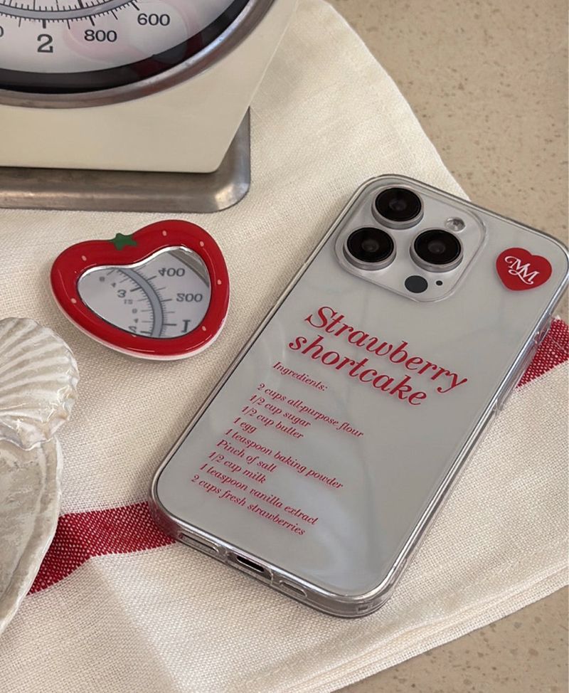 Strawberry Mirror tok
