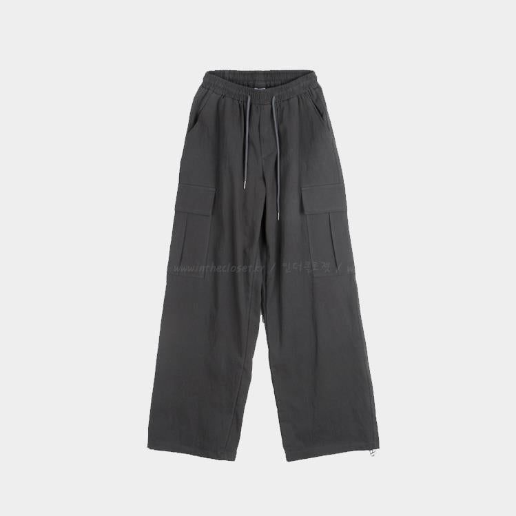 INTHECLOSET（インザクローゼット）の「(Unisex) K-POP IUカーゴビッグワイドストリングカーゴパンツ (3 colors)（パンツ）」