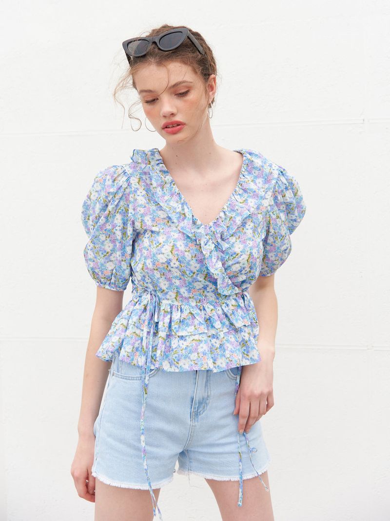 vem.ver(ベムバー)の「AMY RUFFLE DETAIL WRAP BLOUSE_BLUE(Tops)」