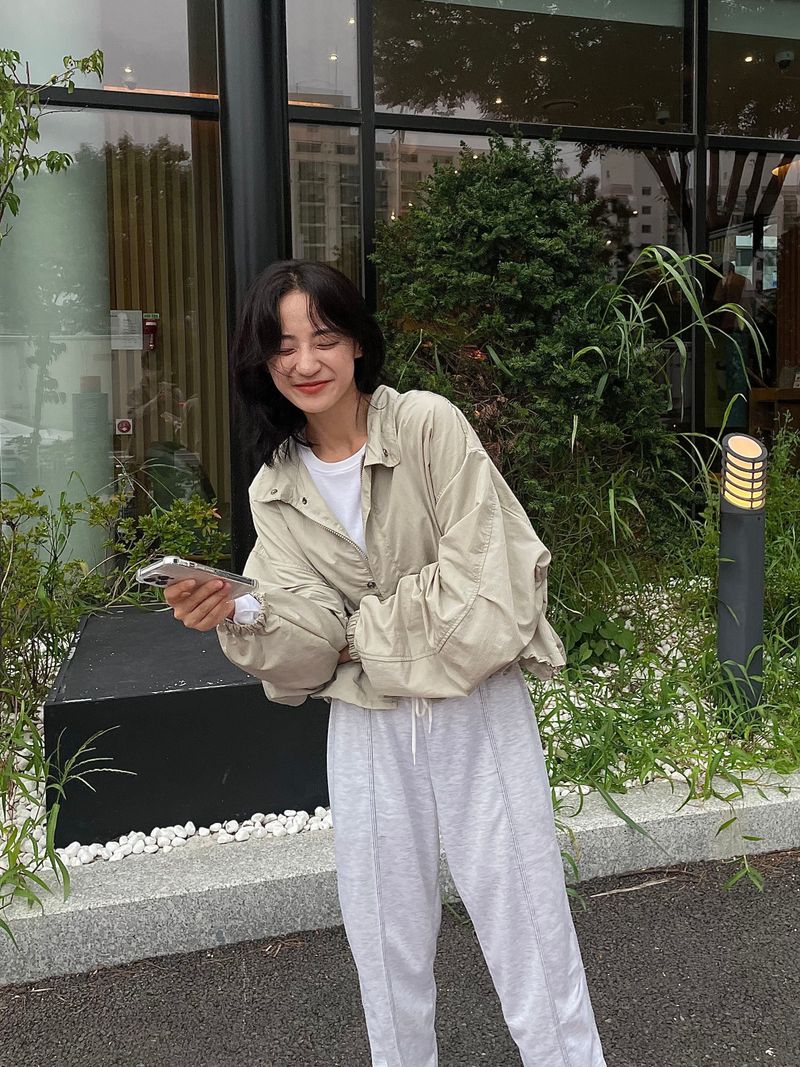 Loose fit nylon crop jk