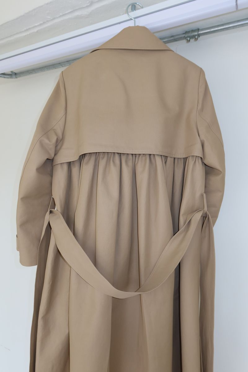 Shirring trench coat camel