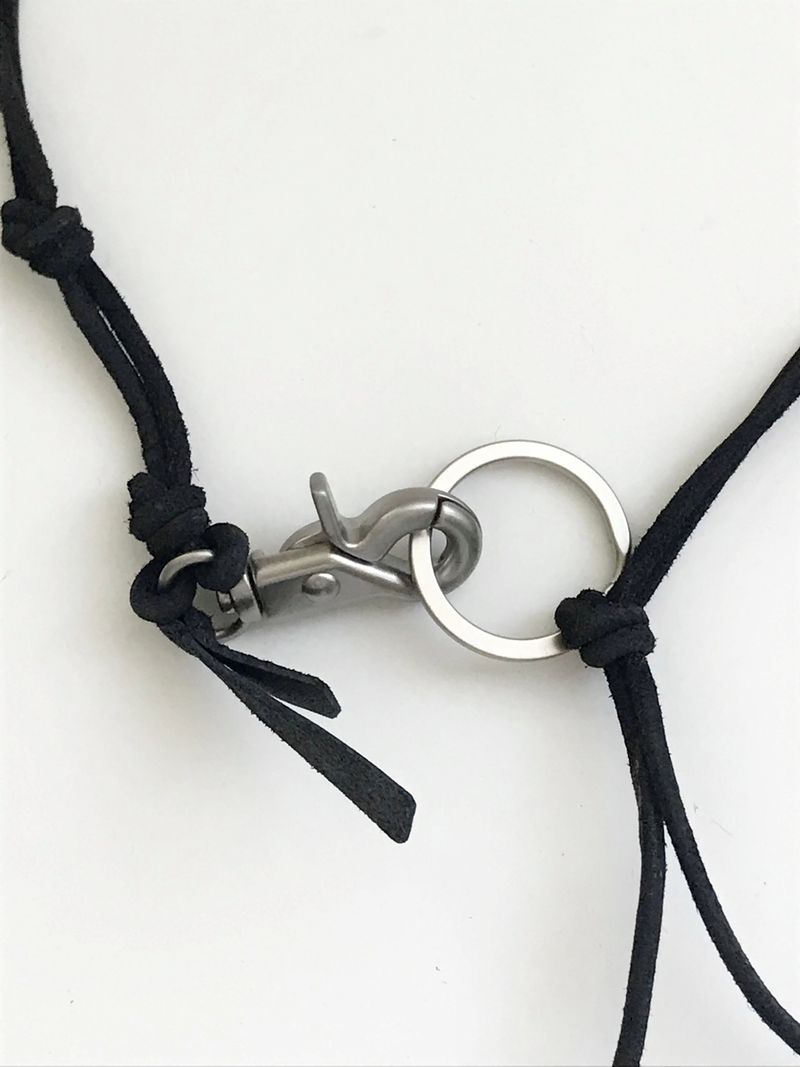 Lien leather necklace