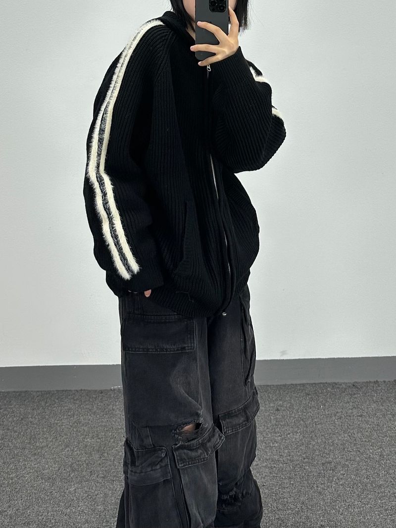 hairy line knit zip-up