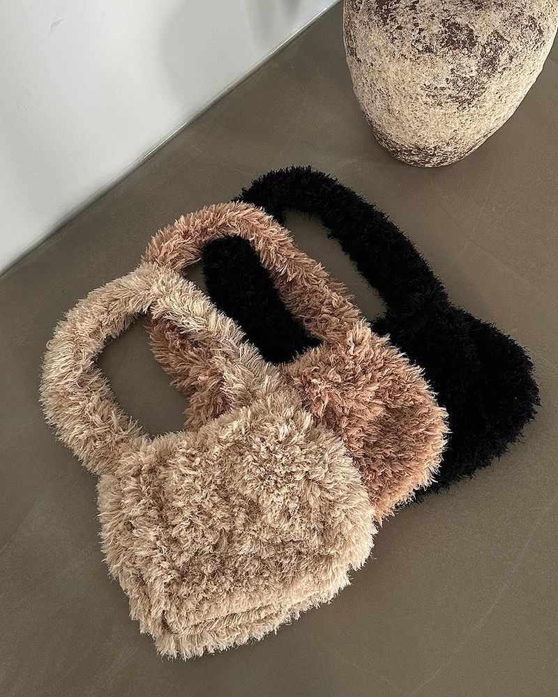 Delight-J(ディライトジェイ)の「Bulberry Fluffy Shoulder Bag(Bags)」