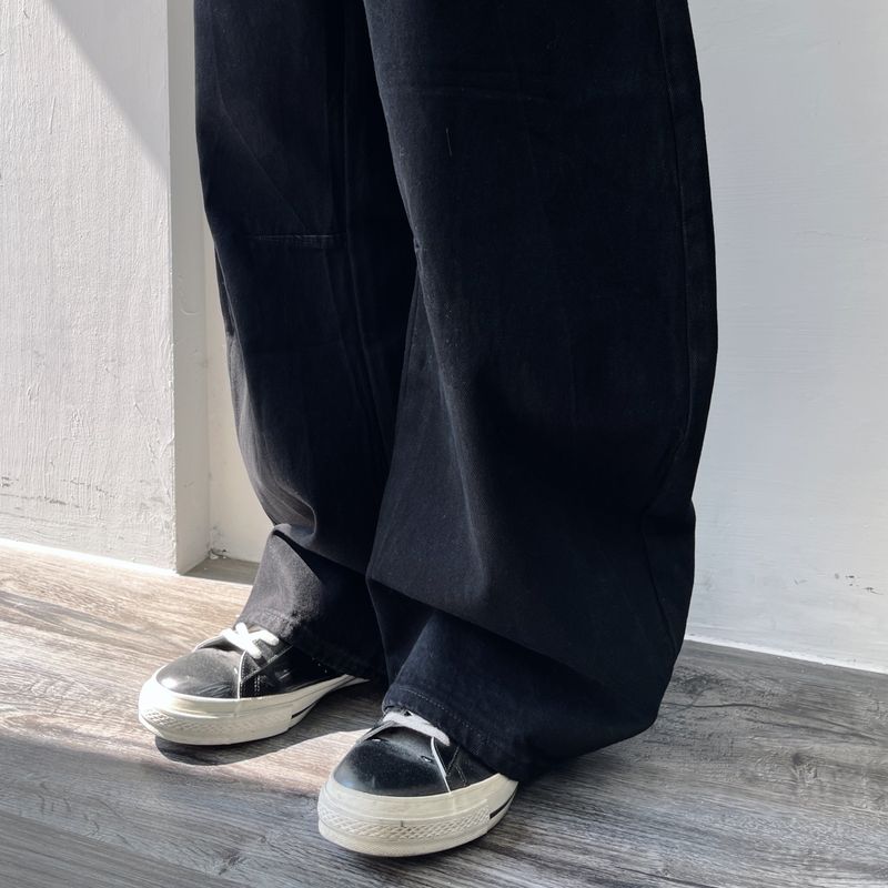 Classic Whisker Curved Pants