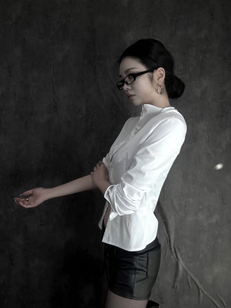 slim semi high-neck button shirt (2color)