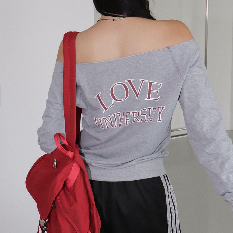Linbu 87 Patch Off-Shoulder Sweatshirt