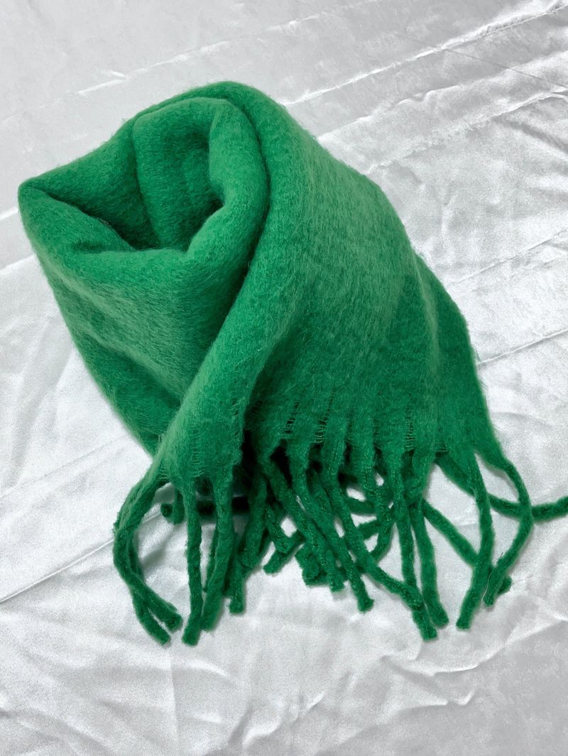 Tranquil long muffler