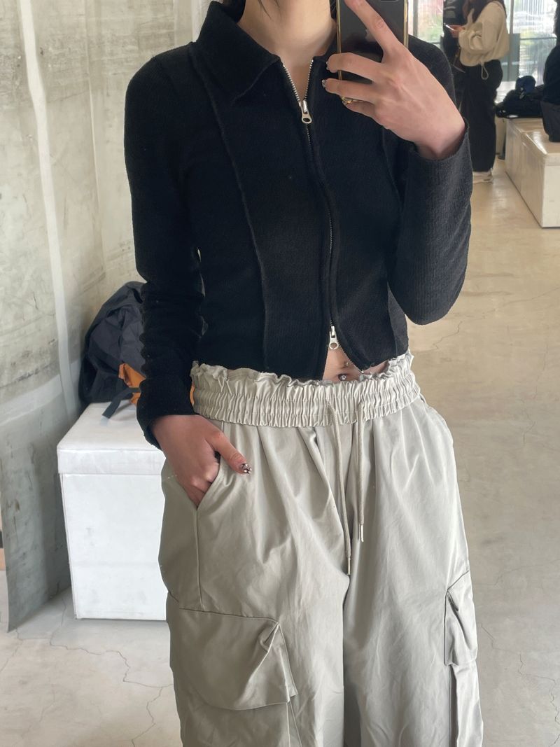 Toy two tuck zip up