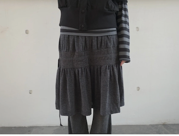 bold shirring skirt