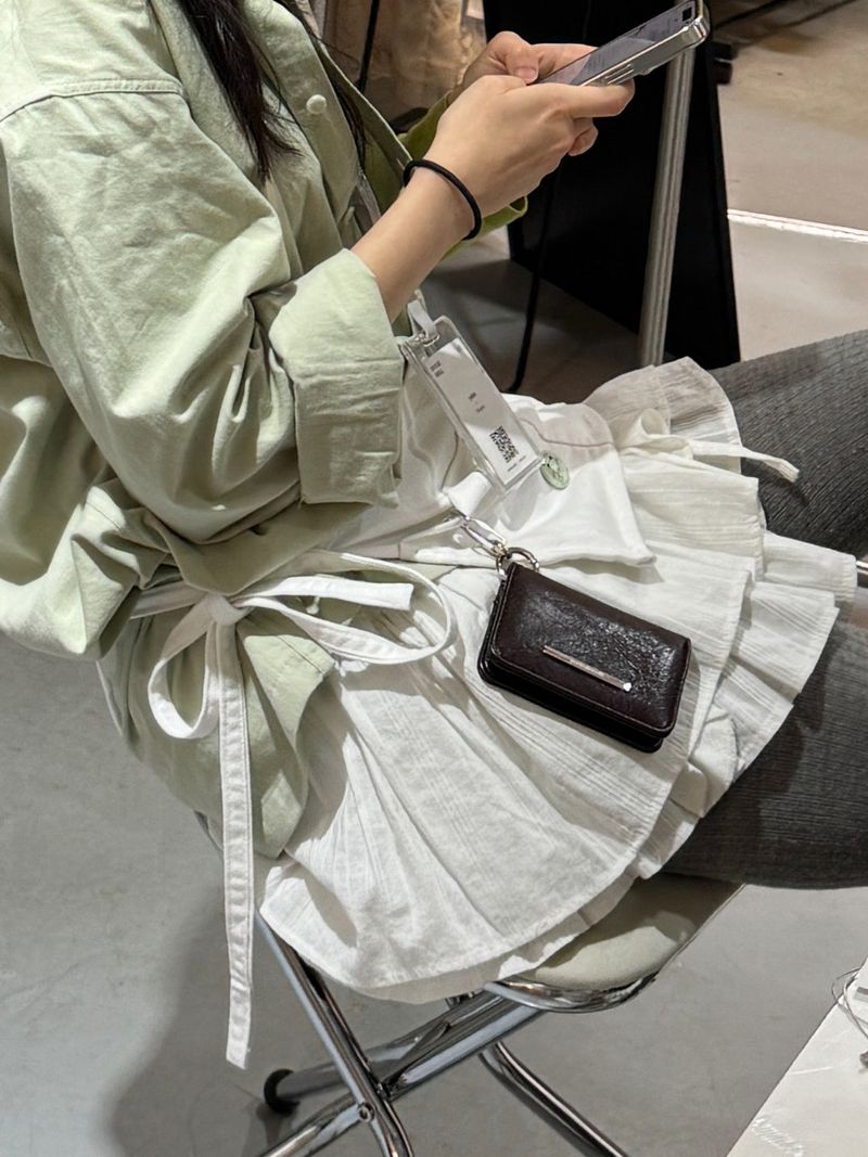 portraitseoul（ポートレイソウル）の「[prts made] スタッディドキーリングカードウォレット (2 Colors)（スマホグッズ/小物）」