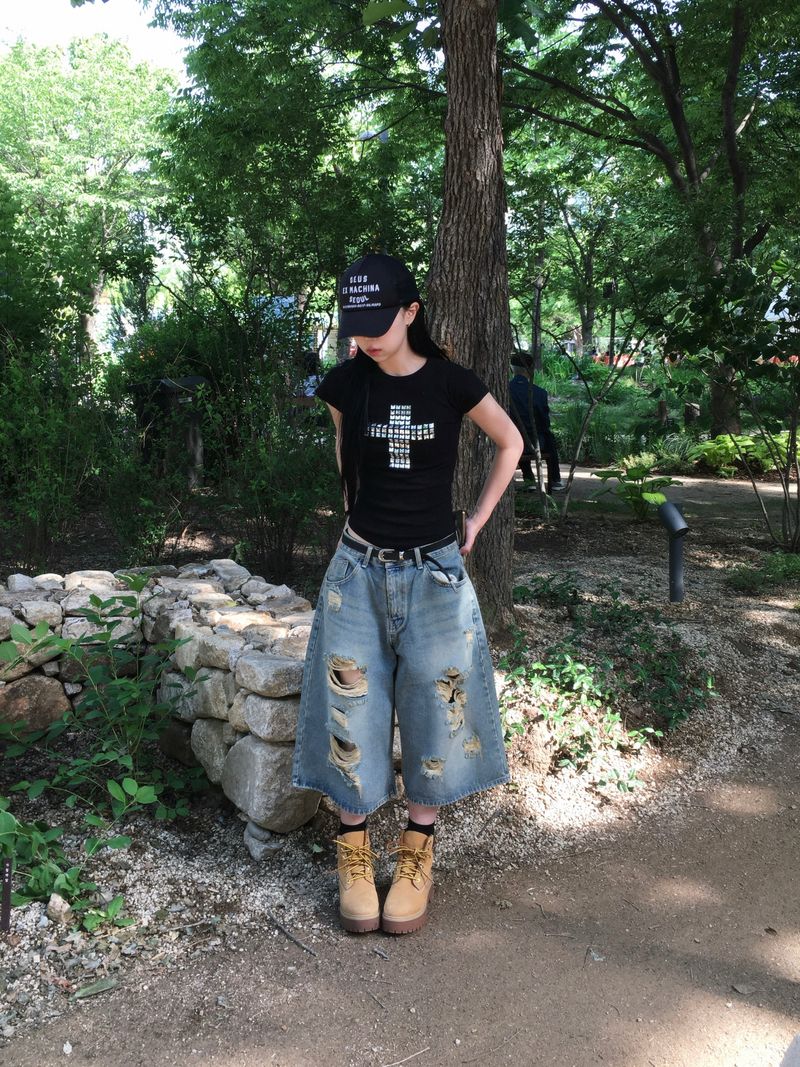 Metal Cross Stud Slim Short Sleeve Tee (3c)