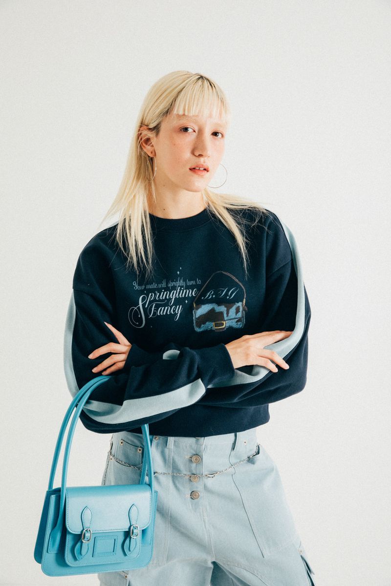 NAVY BAG CROP SWEATSHIRT (fleece)