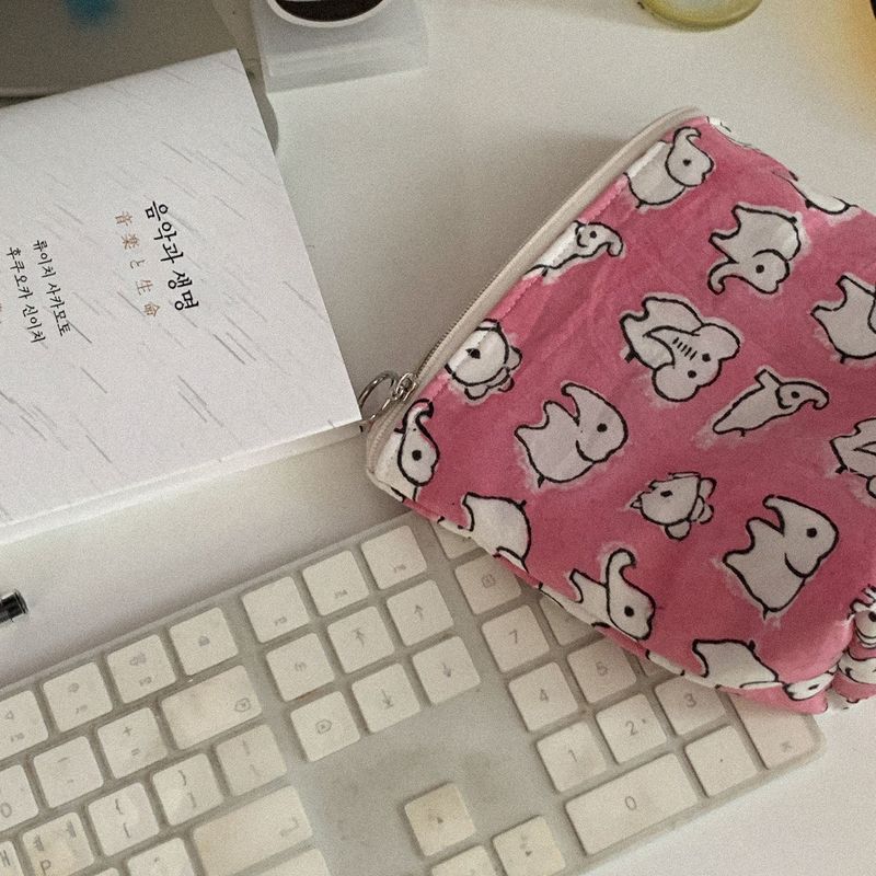 pink elephant pouch (silver ring)