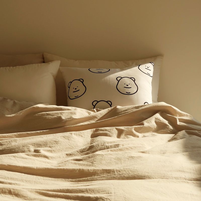 TUTEOGI（トゥトギ）の「Mascot Cushion Cover (50X50)（Smartphone Accessories）」