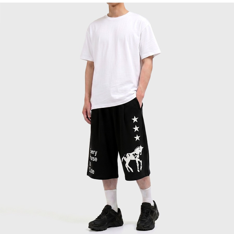 UNDEROFF（アンダーオフ）の「Balloon Curved Sweat Bermuda Pants Black Horse（Pants）」