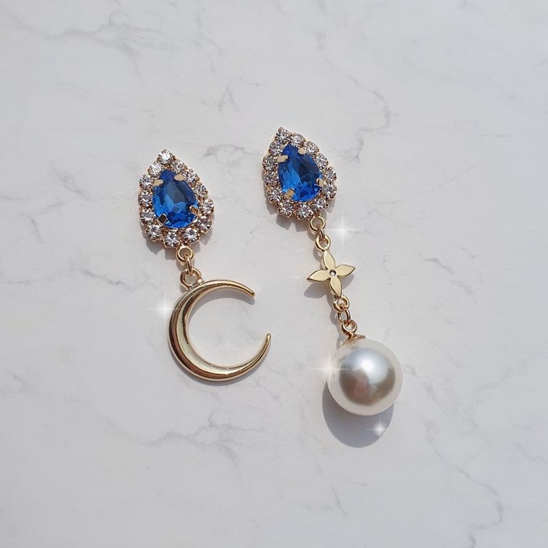 Blue Crystal and the Moon Earring