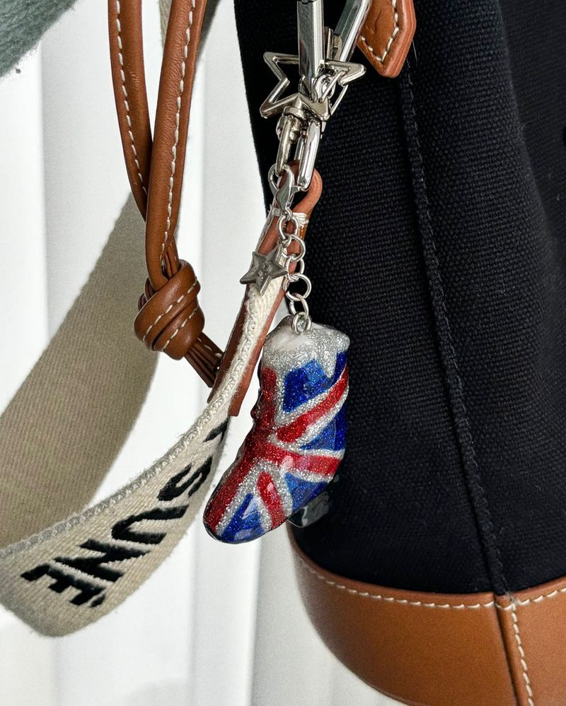 【MADE】 UK Boots (keyring)