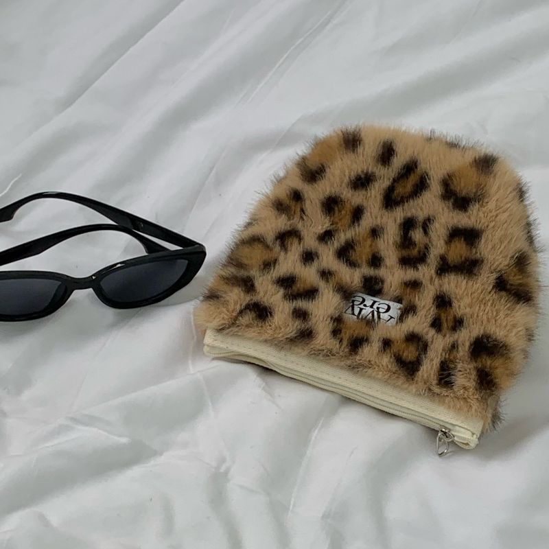 classic pouch_fur leopard