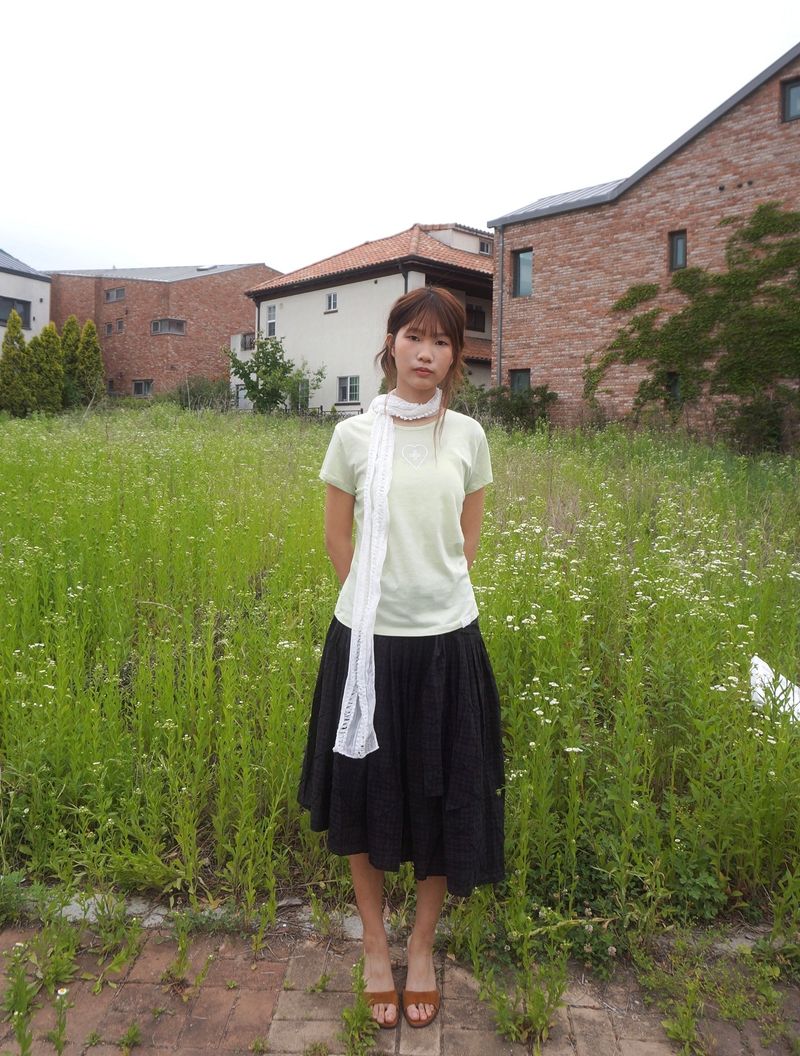 Hotfix detail Tee -Apple Green