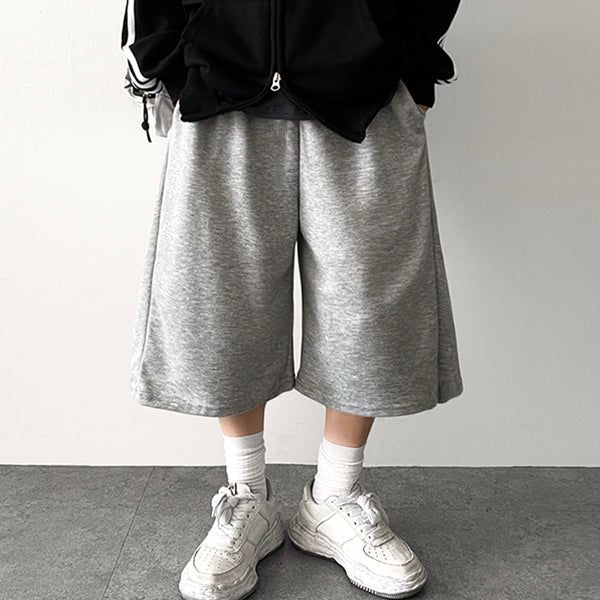 Montic Back Pocket Side Pintuck Banding Shorts