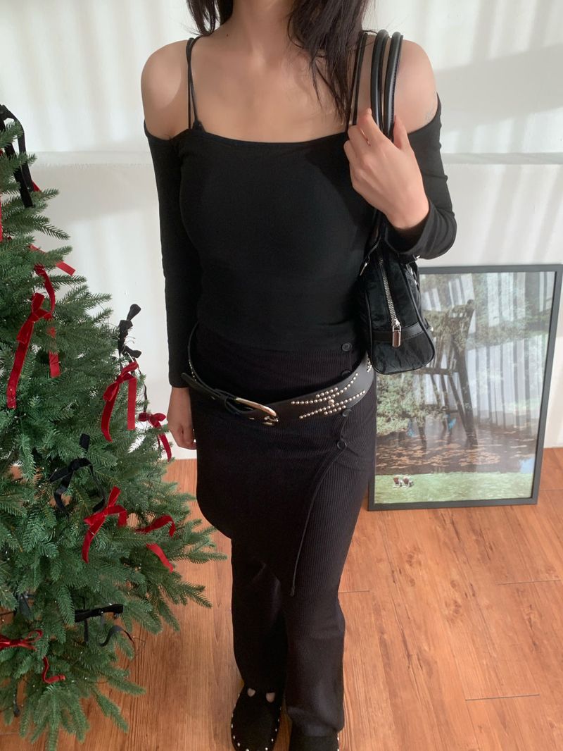 Lia Inner-Cap Off Shoulder Strap Top