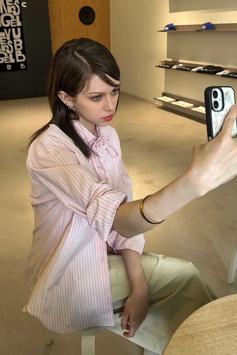 BROOCH STRIPE SHIRT_PINK