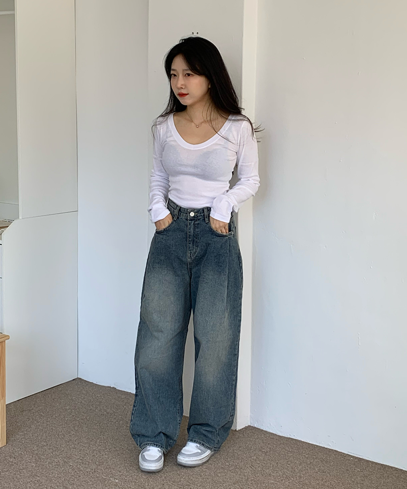 one-pintuck hip pants