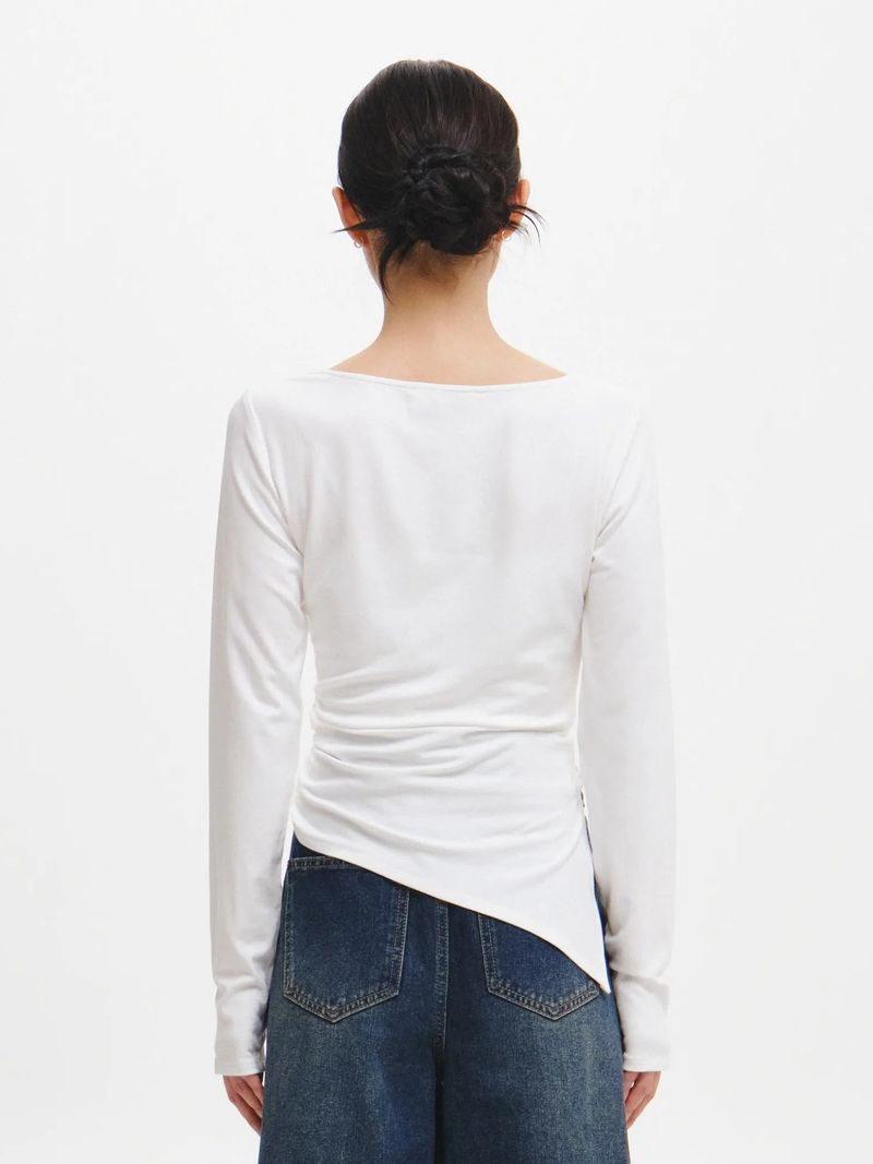 WOMAN DRAPE PIERCING T-SHIRT