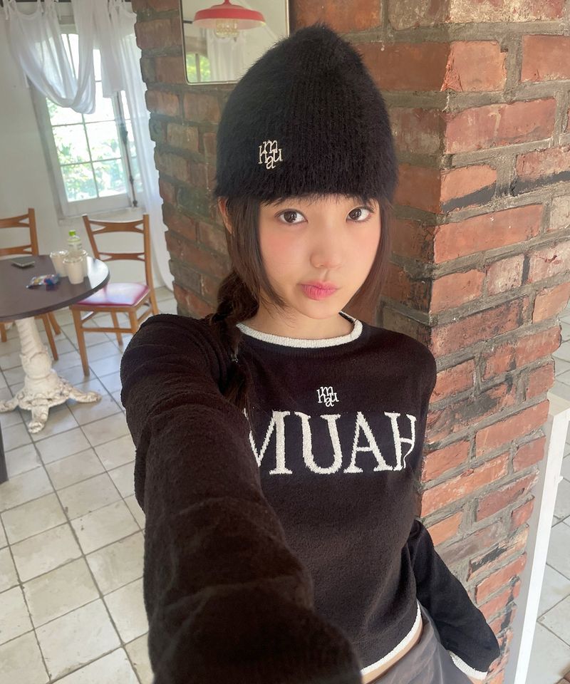 LOGO BOUCLE ROUND KNIT