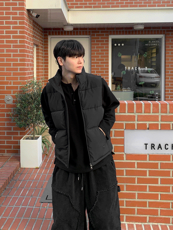 WHAT A LOOK（ワット ア ルック）の「カバーデイリーパデッドベスト（ジャケット/アウター）」