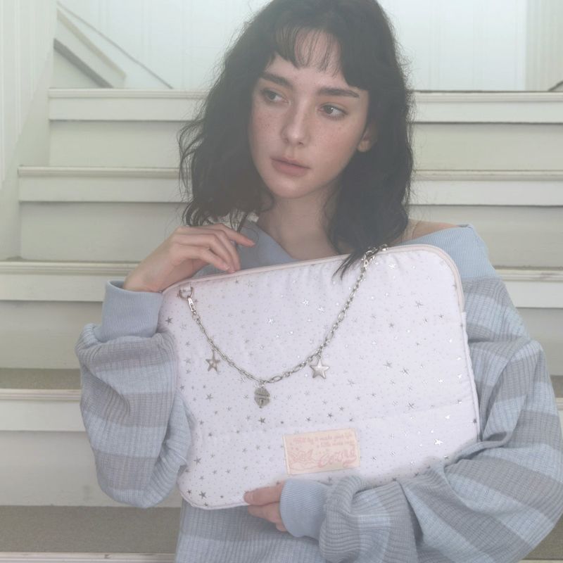 cozing（コジング）の「Star Chain Notebook Pouch_white（Smartphone Accessories）」