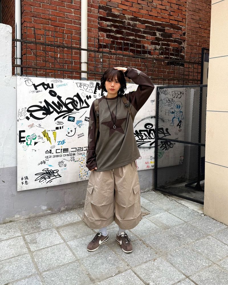 Vintage Star Contrast Raglan Long Sleeve Tee