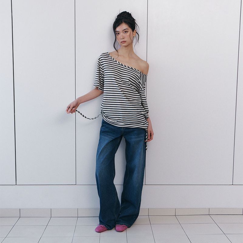 C SIDE SHIRRING OFF-SHOULDER T-SHIRT_BLACK