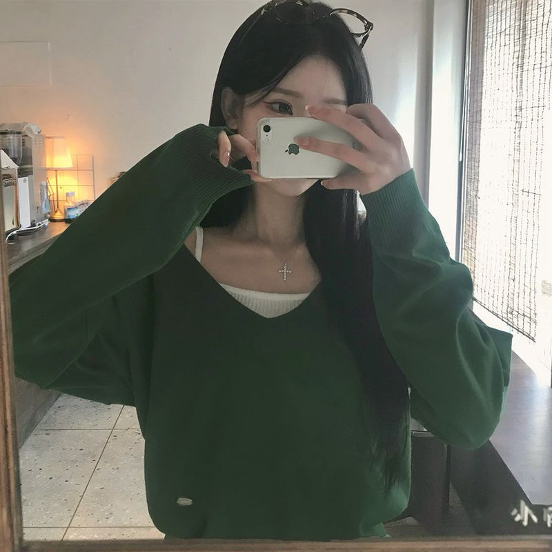 [MADE] comma, deep V-neck knit
