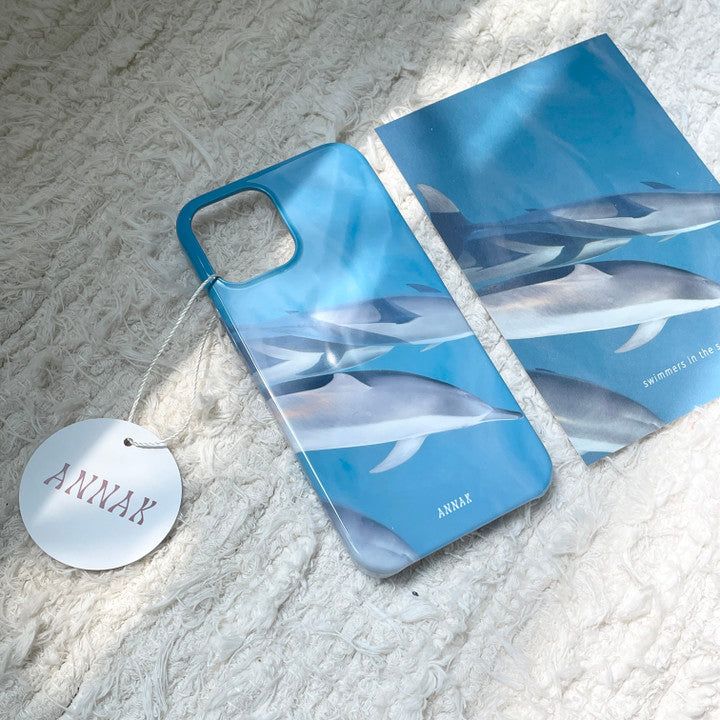 [swimmers in the sea hard case]