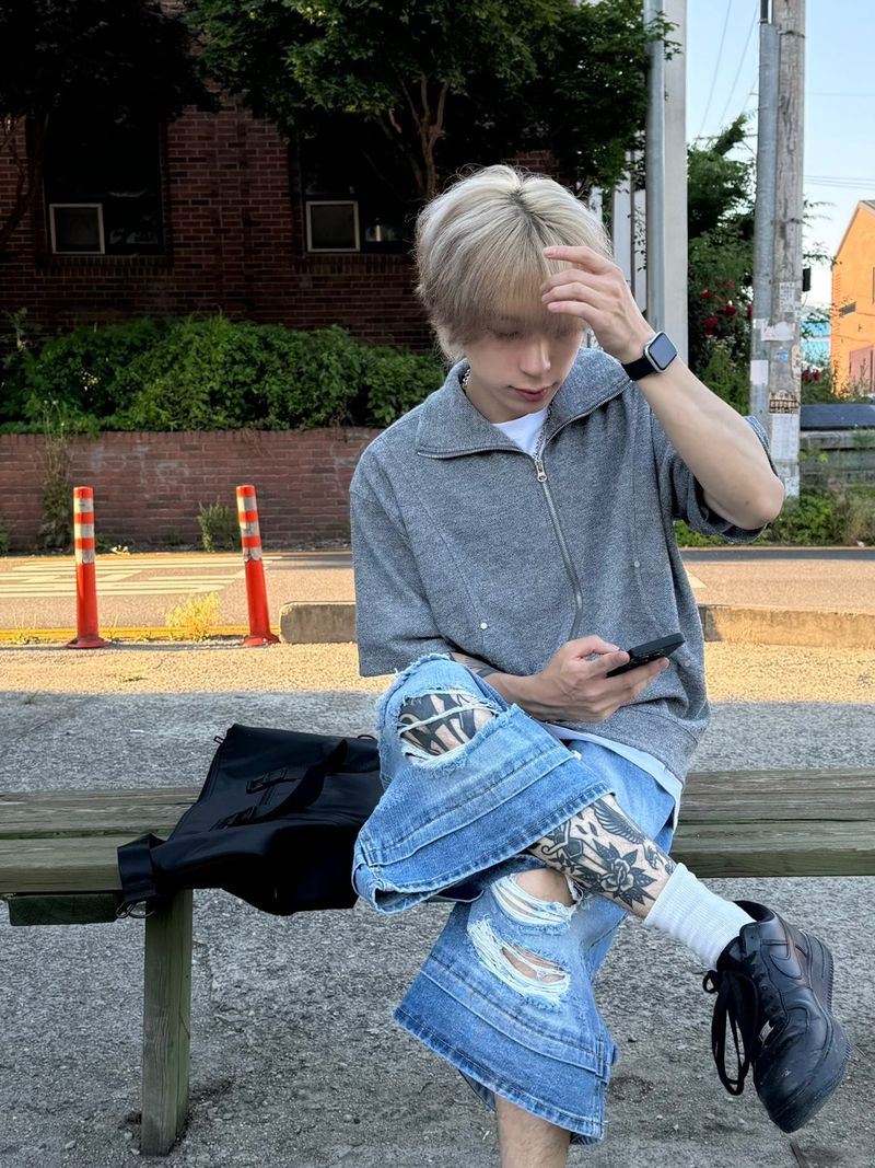 Double destroyed denim bermuda pants 1C