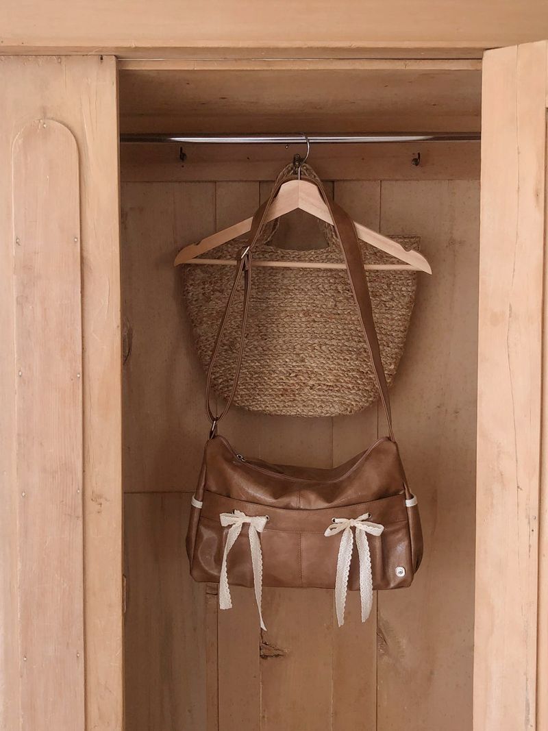 Ribbon duffel bag_caramel brown